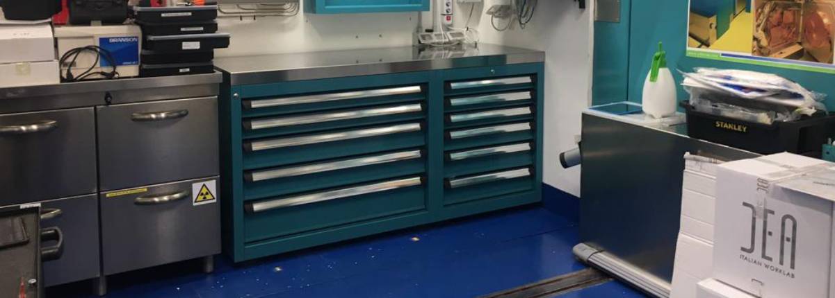 industrial workbench 