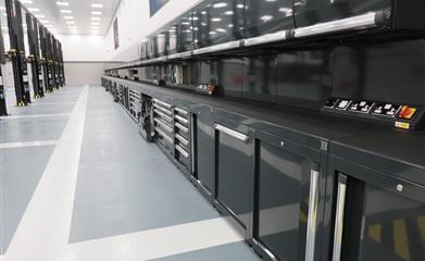 Arredi DEA: alta qualità per le officine del Regno Unito