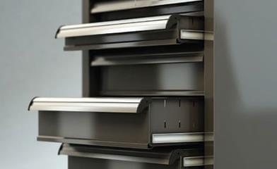 Cassettiere per officine meccaniche: fisse o carrellate?