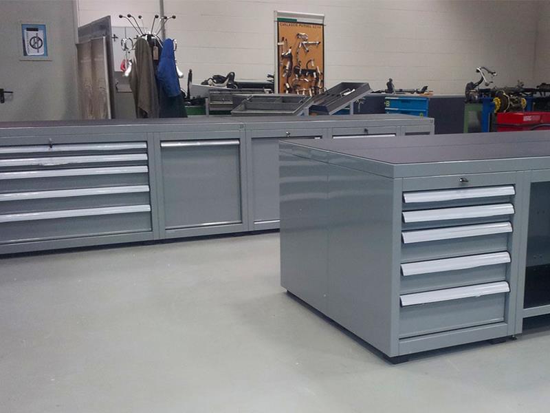 Are you looking for a heavy duty workbench? Start here