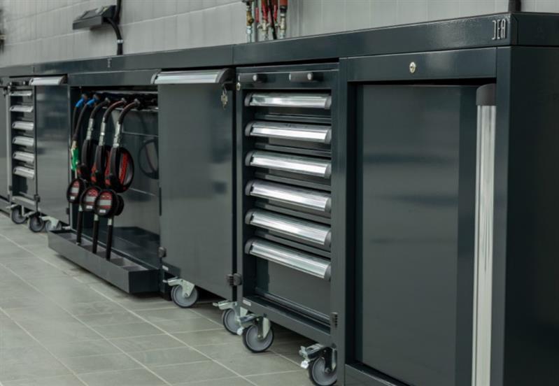 Quale carrello da officina scegliere? I modelli DEA e i loro vantaggi
