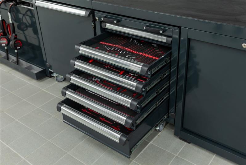 Metal workshop drawers with a practical design